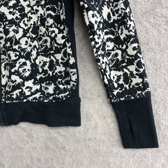 Lululemon Women's Size 6 Black & White Floral Zip-Up Sweatshirt - Picture 7 of 10
